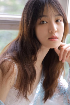在教室里被一群男生H